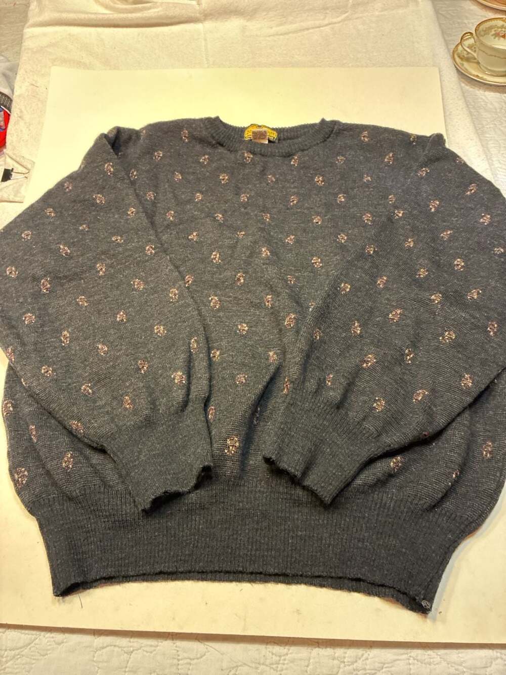 Patrick James Purveyor to Gentlemen Vintage 100% Pure New Wool Crew Neck Pullove